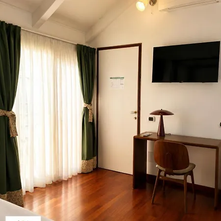 La Del Parco Bed & Breakfast *